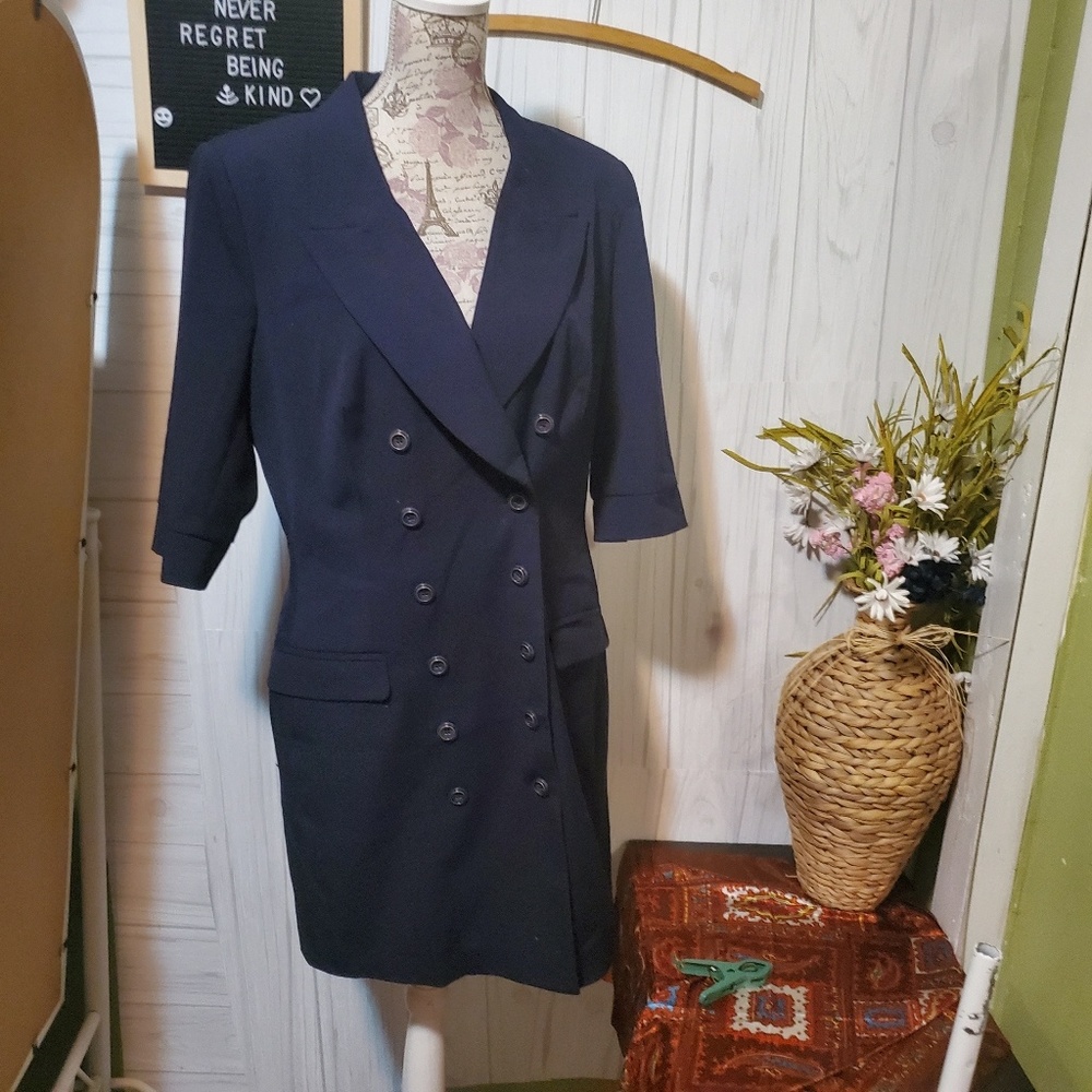 Venus Plus Peplum Peacoat navy.size 14.nwot